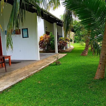 Hideaway Homestay Habarana Bagian luar foto