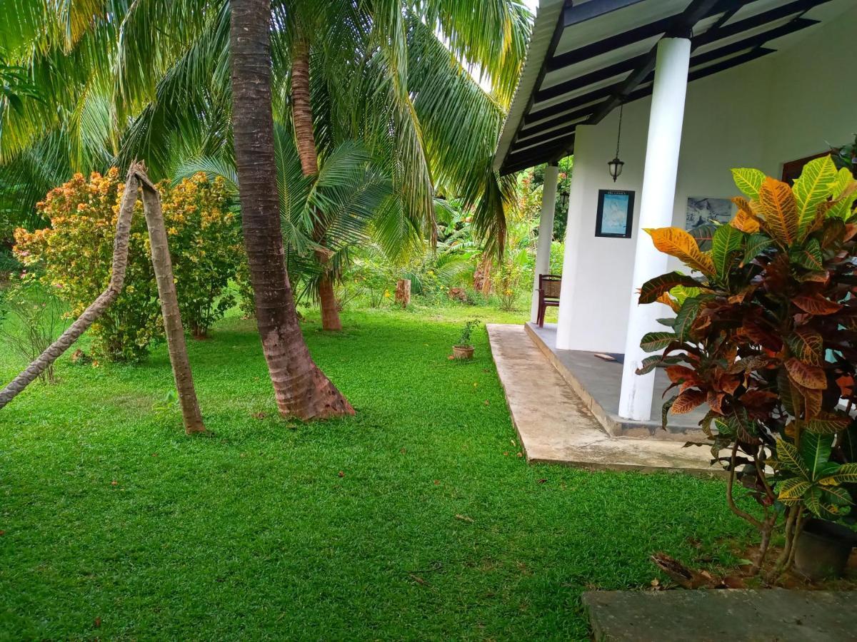 Hideaway Homestay Habarana Bagian luar foto