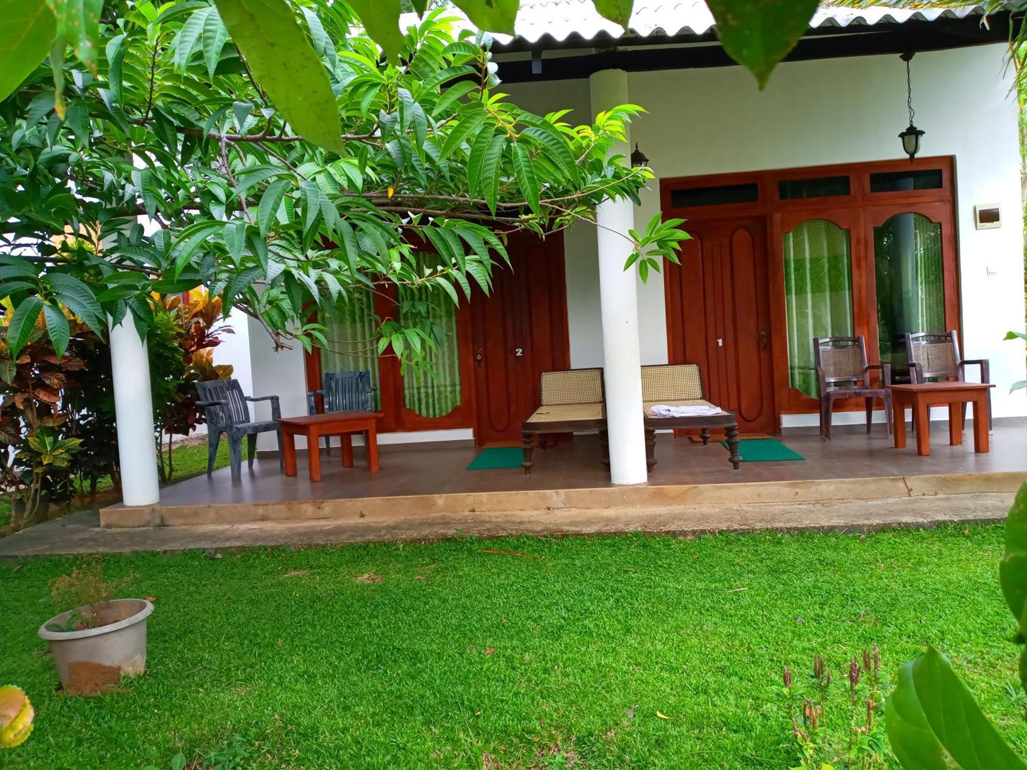 Hideaway Homestay Habarana Bagian luar foto