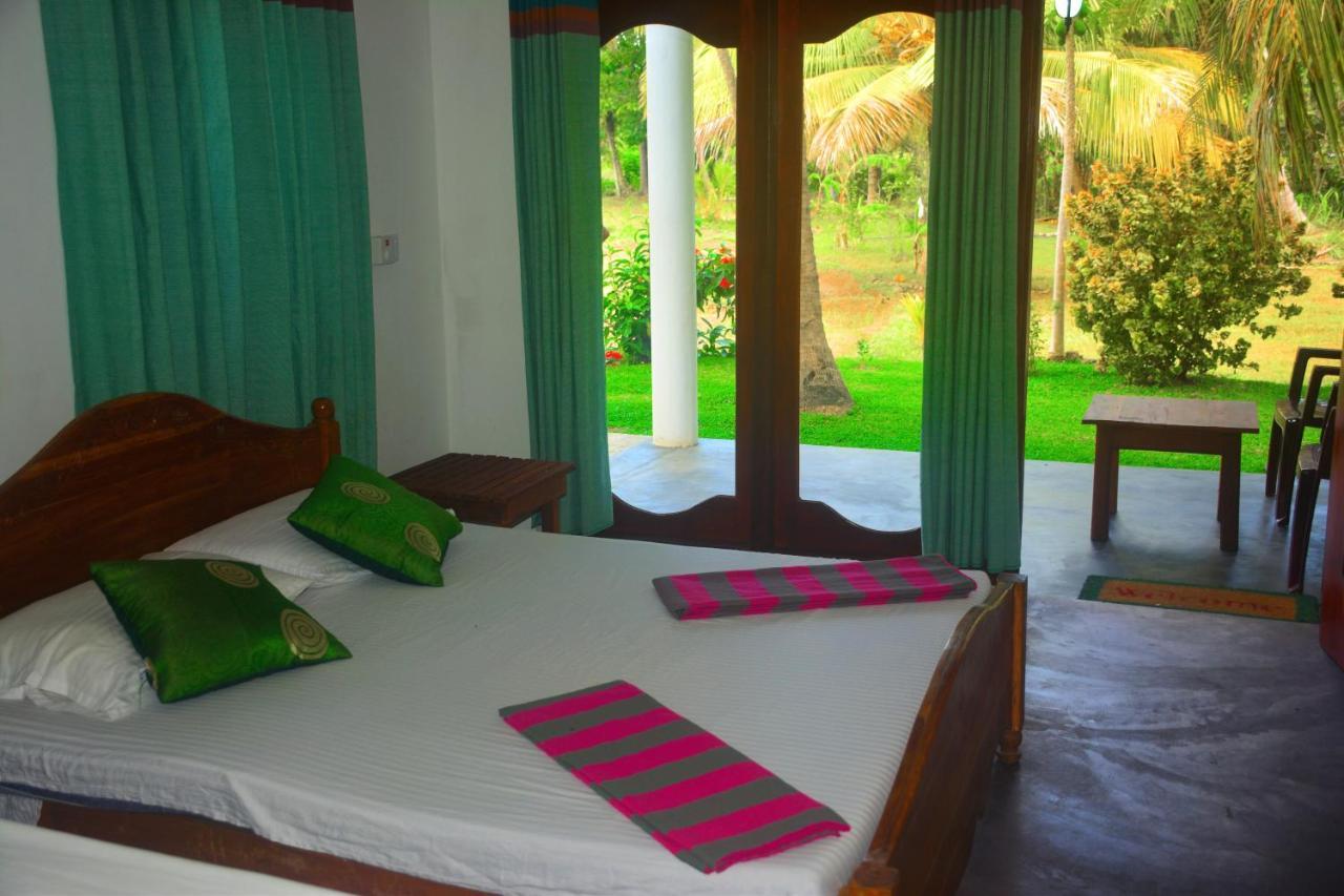 Hideaway Homestay Habarana Bagian luar foto