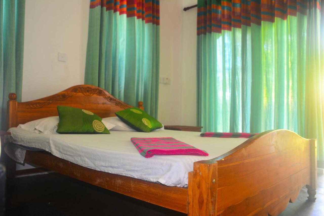 Hideaway Homestay Habarana Bagian luar foto