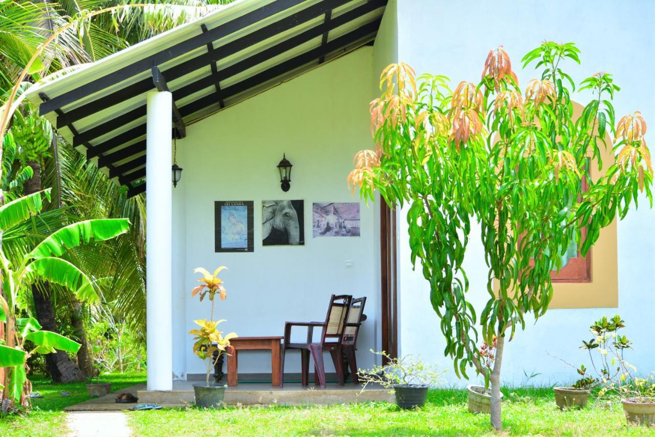 Hideaway Homestay Habarana Bagian luar foto